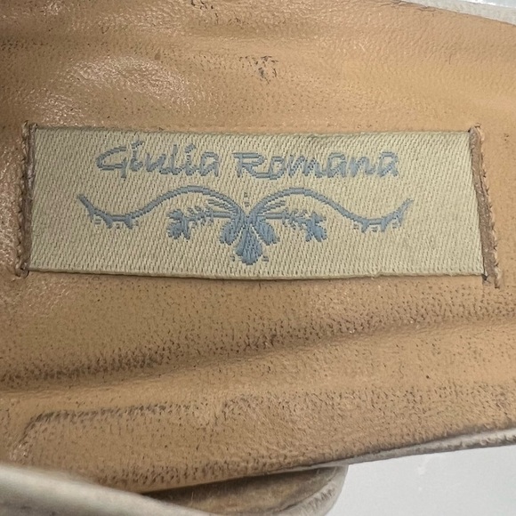 Giulia Romana Cream Leather Pointed Toe Kitten Heels Size 40 Women’s - Picture 2 of 9